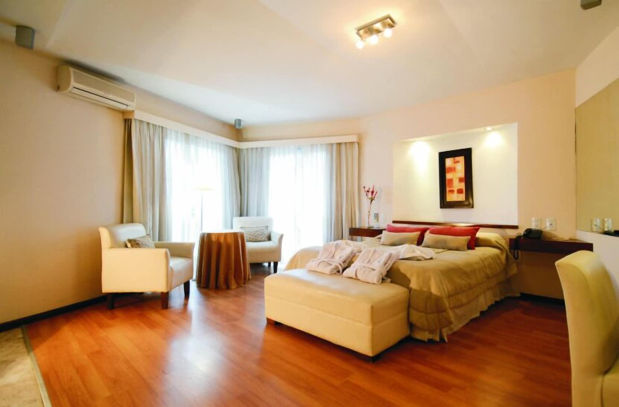 Santa Cecilia Resort & Spa Вила Карлос Пас Екстериор снимка
