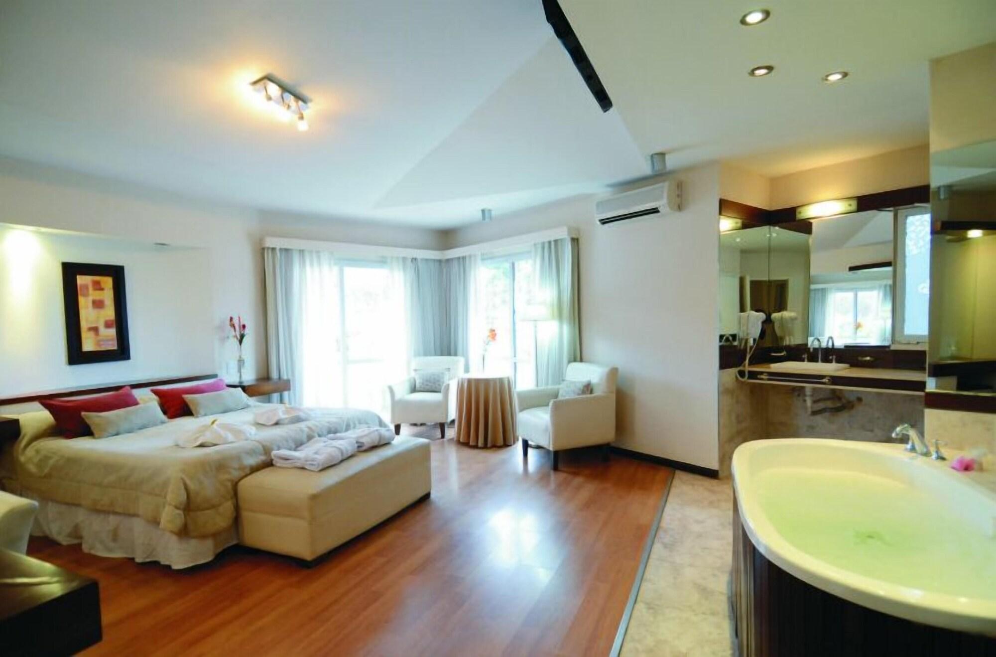 Santa Cecilia Resort & Spa Вила Карлос Пас Екстериор снимка